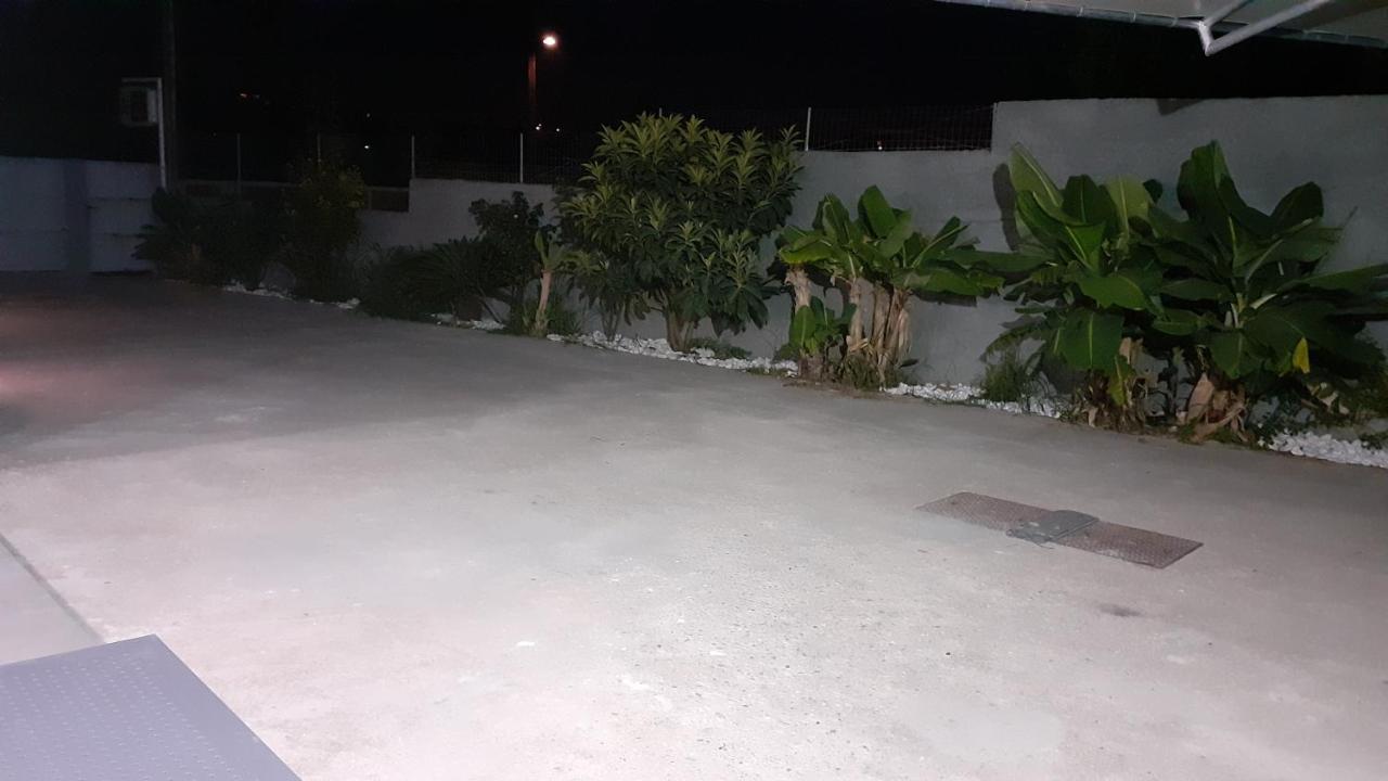Giannis Lägenhet Galatás Exteriör bild